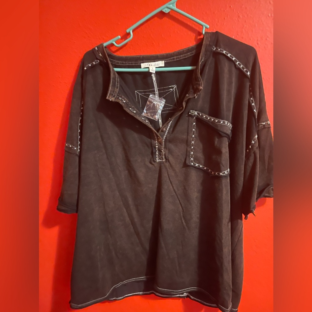 Oli & Hali black top with front buttons.